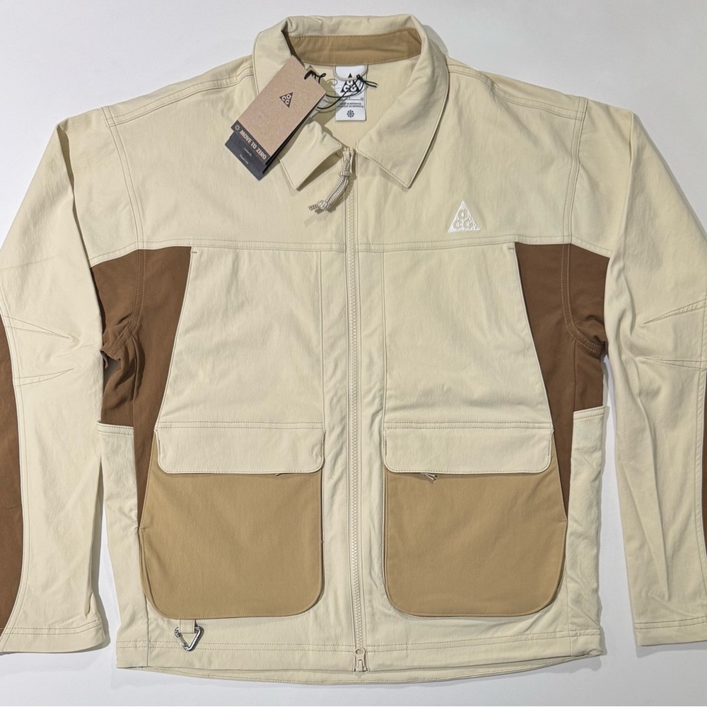 Men’s Nike ACG Smith Summit UV Jacket Khaki Beige Summit White HV0598-229 Size S